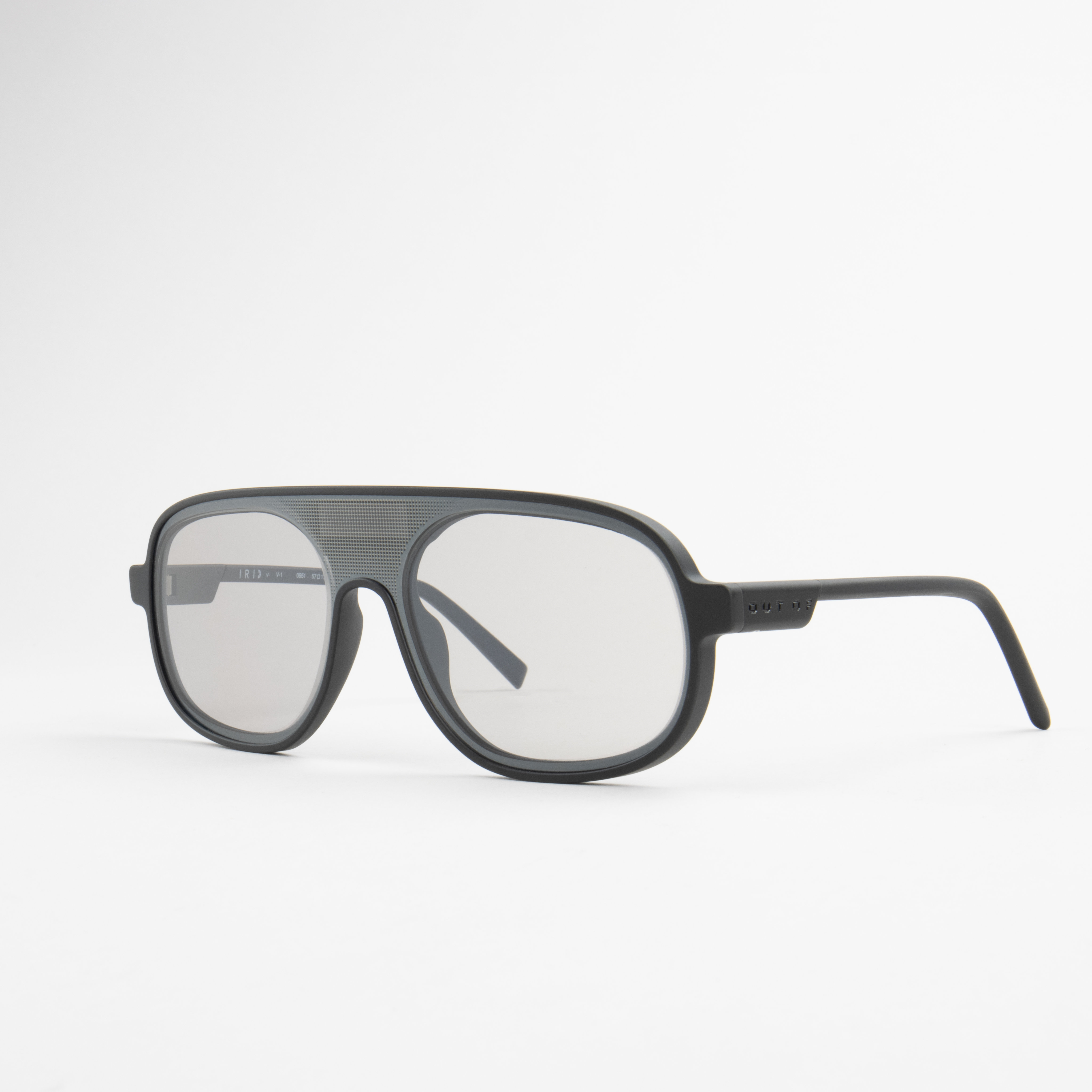 V-1 sunglasses with IRID X-10 lens color: Matt black/black